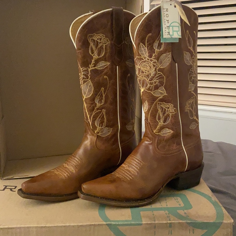 NWT ROPER WOMEN’S COWBOY BOOTS